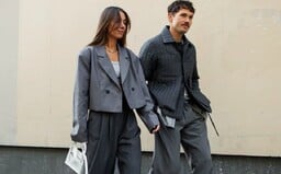 Francúzský pár, ktorý nechýba na žiadnom týždni módy a svojími outfitmi inšpiruje aj teba