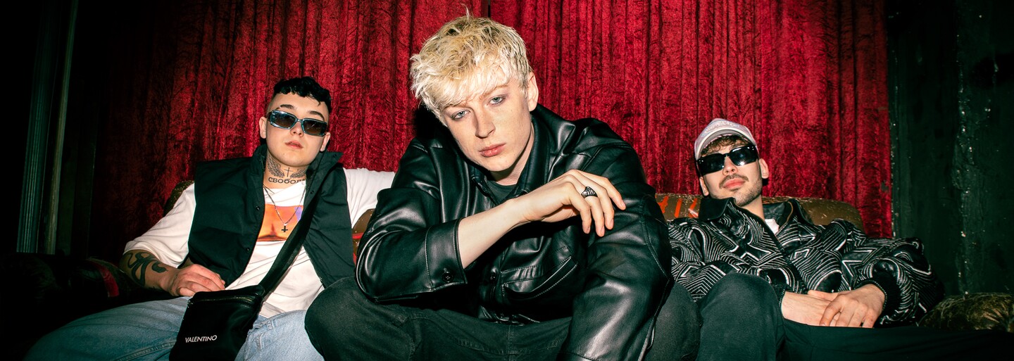 FRESH RELEASE: Adam Mišík, True Gabe a AMK vydali klip a jedou na společnou tour. Protiva a NIKØTIN oprášili EP
