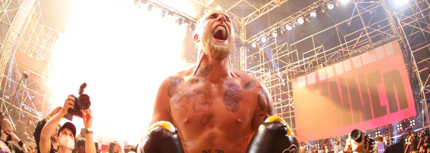 Fu*k Jake Paul, skandovali diváci během zápasu UFC. Kontroverzní Youtuber mezitím v aréně provokoval bývalého bojovníka