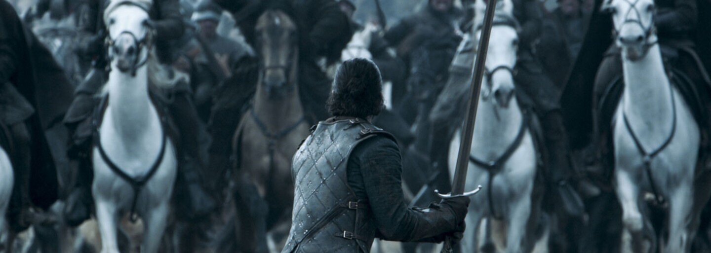 Game of Thrones sa priblížilo finále najlepšou epizódou celého seriálu s geniálne natočenou bitkou