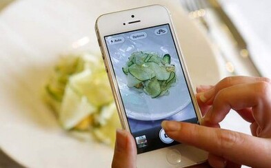 Google vyvíjí unikátní aplikaci, která z fotografie jídla dokáže vypočítat jeho kalorickou hodnotu Google vyvíjí unikátní aplikaci, která z fotografie jídla dokáže vypočítat jeho kalorickou hodnotu