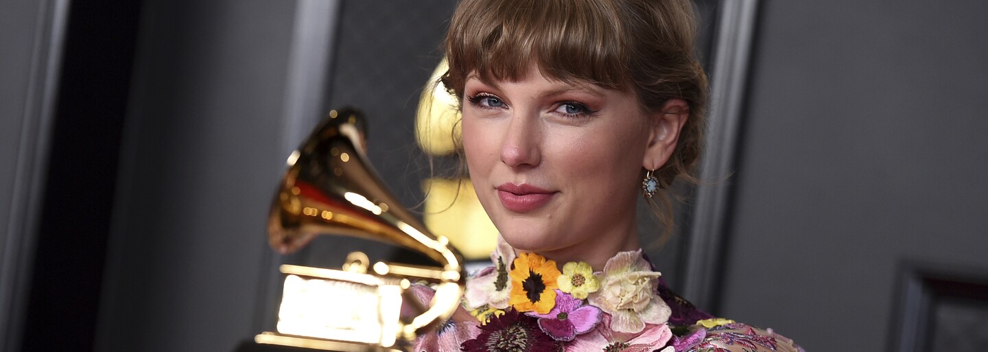 Grammy ovládli speváčky Taylor Swift a Billie Eilish a raperka Megan Thee Stallion. Pozri si prehľad nominácií a víťazov