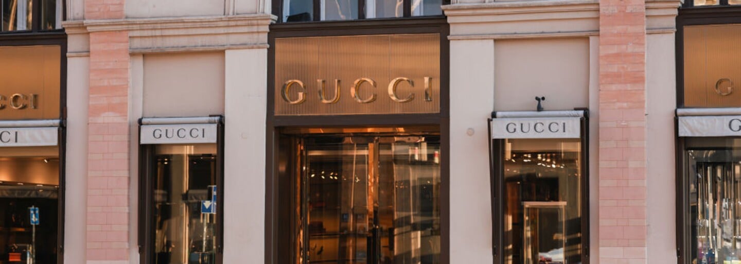 Gucci začne přijímat platby v kryptoměnách. Kromě bitcoinu či etherea budou brát také platby v shiba inu