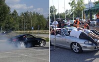 Gumovanie, drift, mraky dymu a osem ľudí vezúcich sa na dvojmiestnej Mazde: zúčastnili sme sa na zjazde nadšencov áut