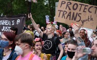 Guvernérka Alabamy podepsala „anti-trans“ zákony. Věří, že děti by se měly vyvíjet tak, jak to „Bůh zamýšlel“