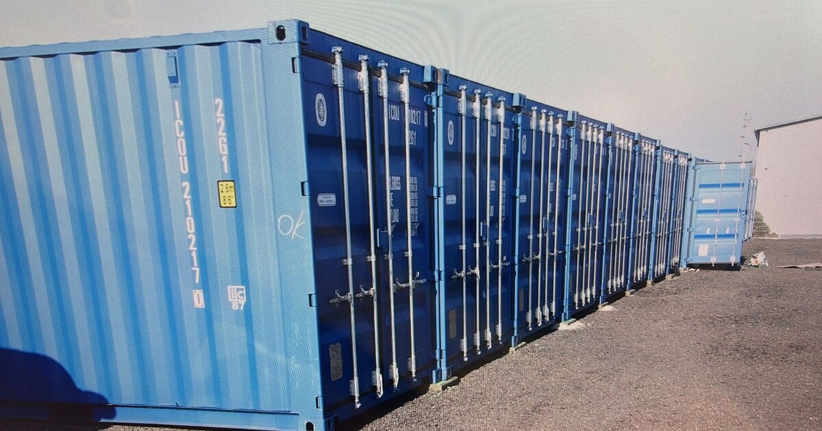 V lodním kontejneru v Písku se našly dvě mrtvoly, příčinu smrti má určit pitva