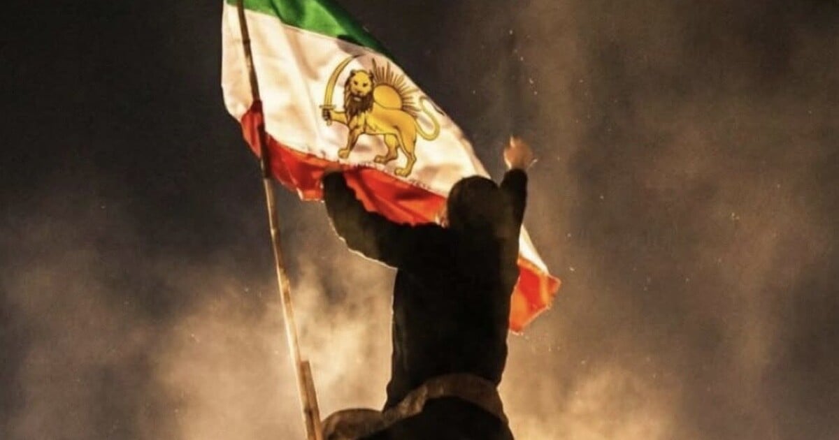 Shrnujeme dění v Íránu: „Lidé byli utopeni v krvi, venezuelský scénář bych nevylučoval,“ říká expert