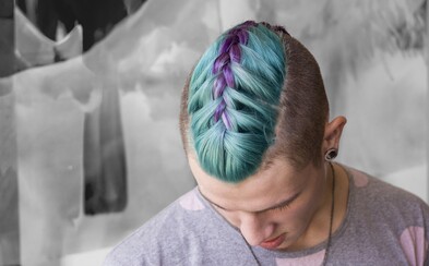 Hairstyler: Pánský festivalový speciál s dávkou extravagance a pestrých barev Hairstyler: Pánský festivalový speciál s dávkou extravagance a pestrých barev