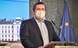 Hamáček k epidemické situaci: Čísla jsou rekordní, občané nařízení dodržují, kritický moment by měl být překročen do měsíce