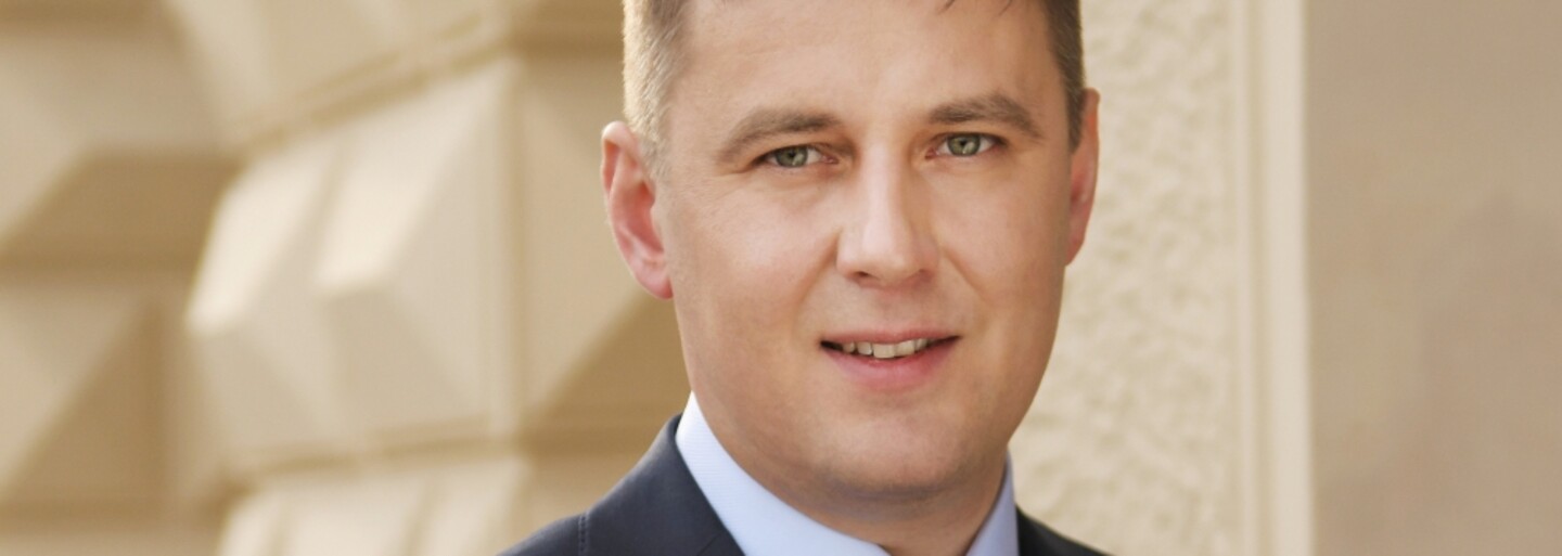 Hamáček v pondělí navrhne Babišovi odvolání Petříčka