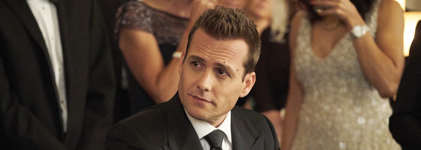 Harvey Specter a Mike Ross naposledy spájajú sily v záverečnej sérii Suits. Dokáže firma odolať útokom?