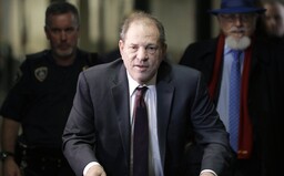 Hollywoodsky producent Harvey Weinstein pôjde na 23 rokov za mreže