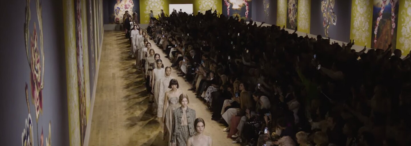 Haute Couture Fashion Weeku Fall/Winter 2022–2023: V Paříži nechyběla mytologie ani nováček na scéně