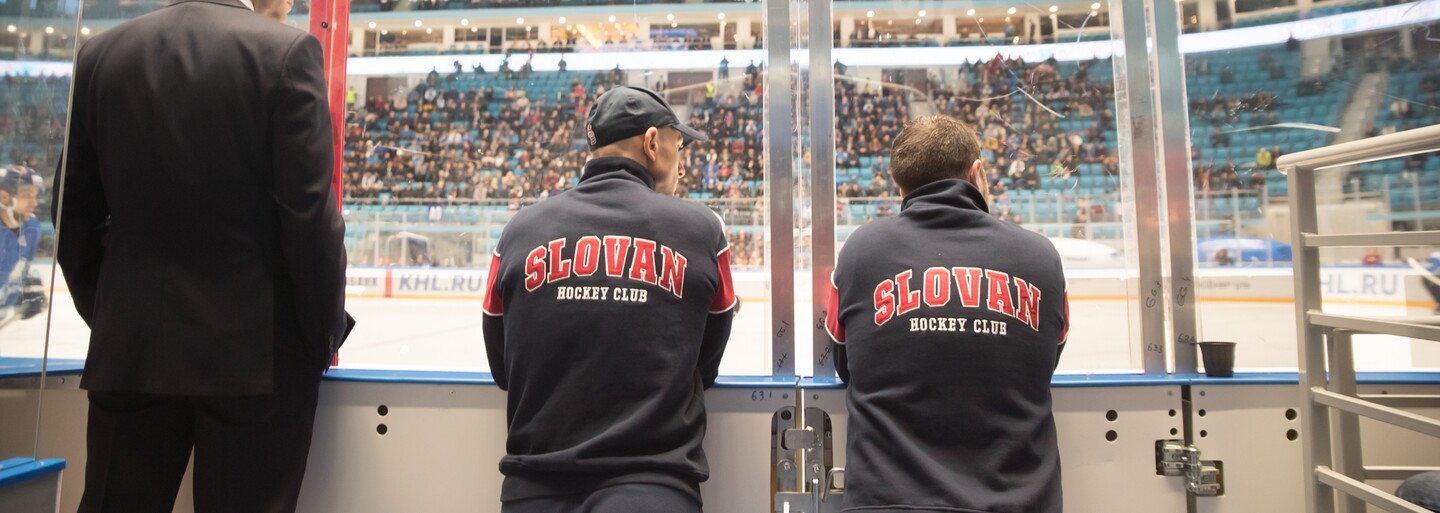 HC Slovan Bratislava ťa púšťa medzi svojich skalných fanúšikov v prvej časti nového seriálu
