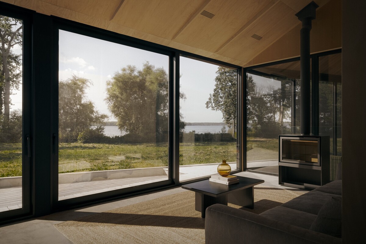 Ontario, Kanada, StudioAC