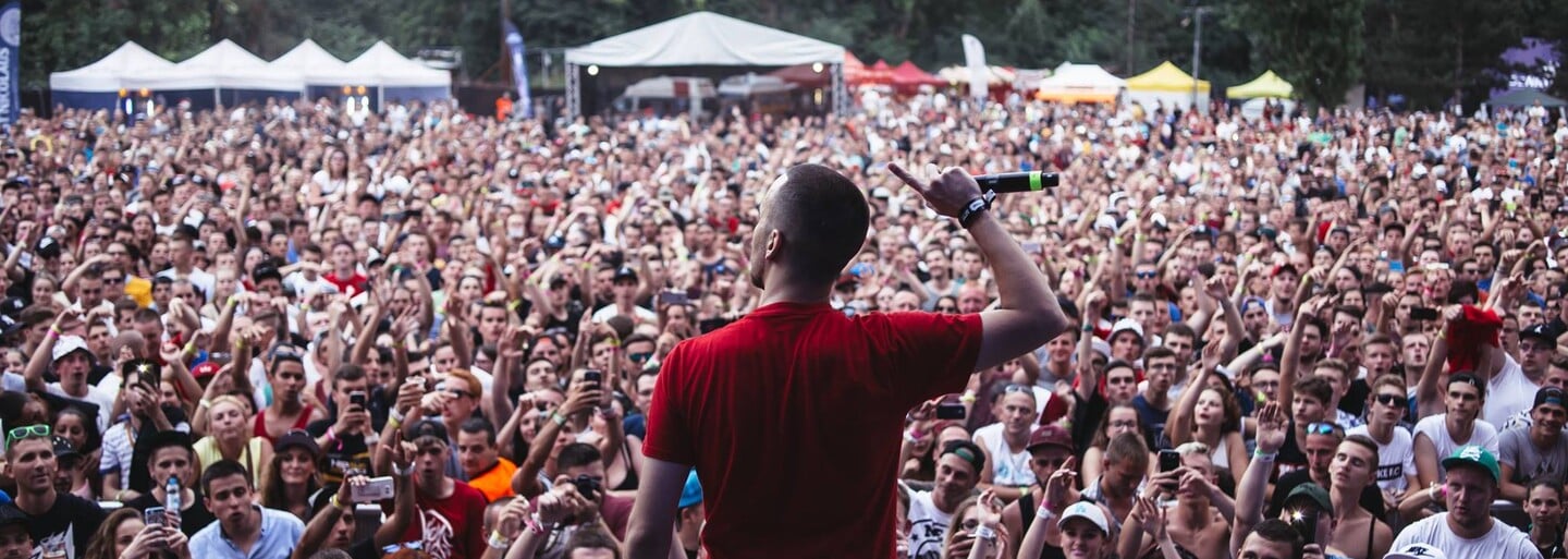 Hip Hop Žije 2017 zverejňuje prvé mená. Dočkáme sa stálic ako H16, Pil C či Rytmus a premiérovo vystúpia AK aj Supercrooo