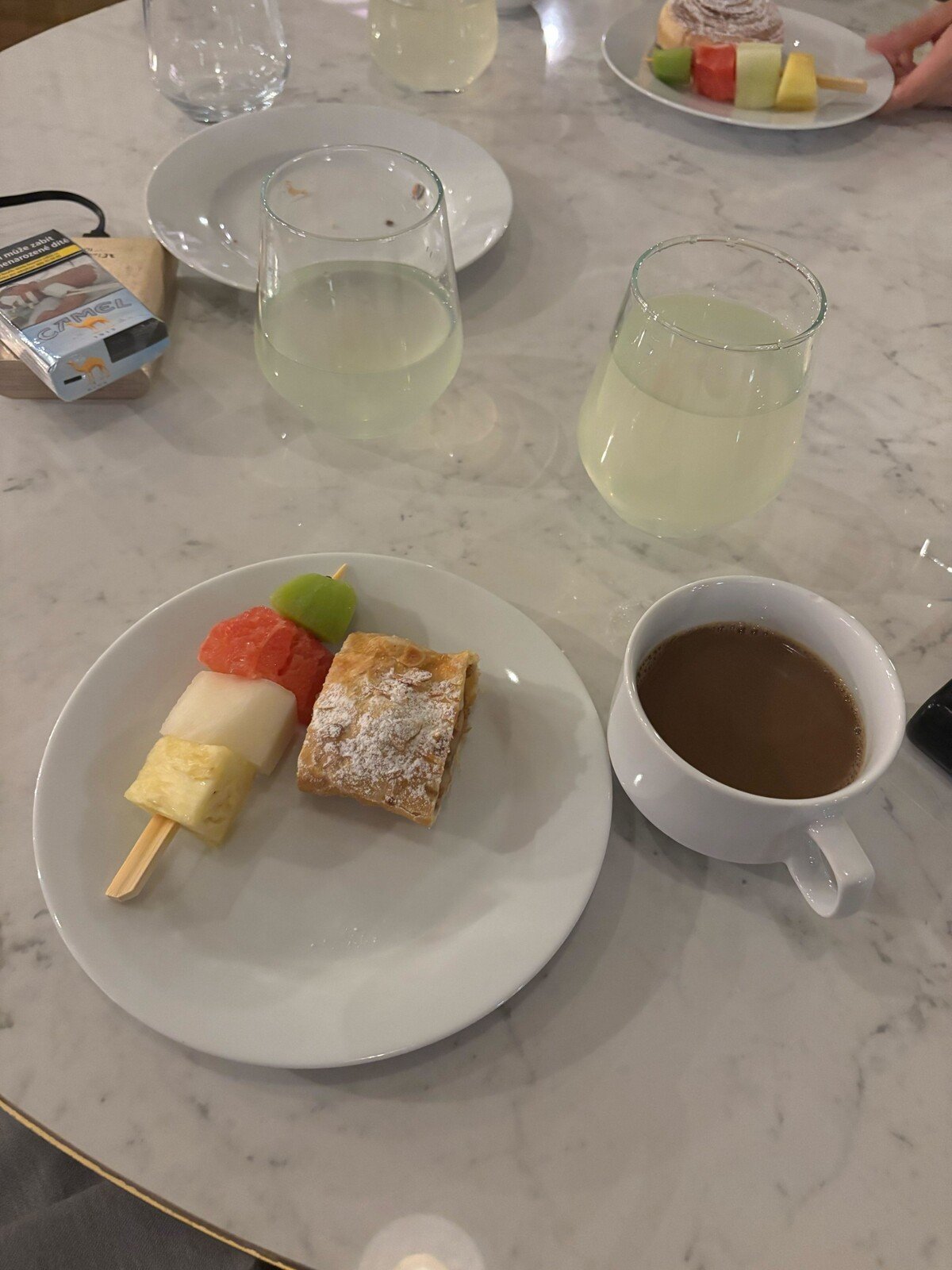 Catering ve štábu Pirátů.