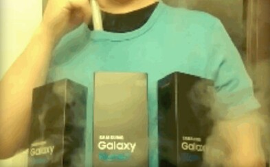 Horiaci Galaxy Note7 je ešte stále v kurze. Chlapíka inšpiroval pri tvorbe dymiaceho obleku na Halloween Horiaci Galaxy Note7 je ešte stále v kurze. Chlapíka inšpiroval pri tvorbe dymiaceho obleku na Halloween