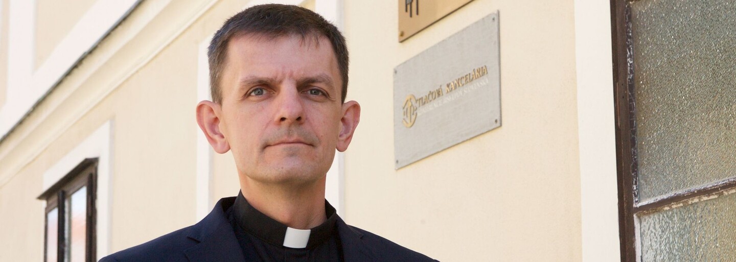 Hovorca biskupov Kramara: Ak odborníci odporučia vakcínu proti Covidu-19, cirkev ju podporí (Rozhovor)
