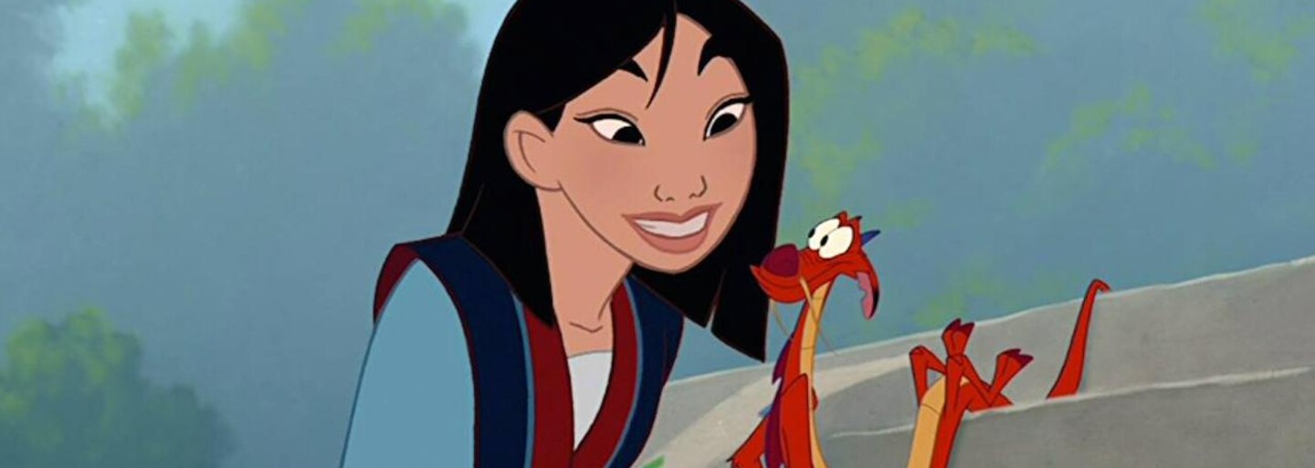 Hraná verzia disneyovky Mulan sa predstavuje s prvým obrázkom a Natalie Portman stvárni popovú hviezdu
