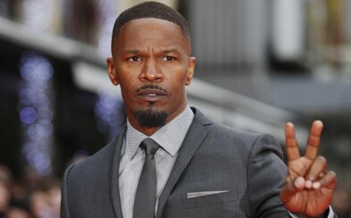 Hrdina na plátně i mimo něj: Herec Jamie Foxx pomohl vyprostit řidiče z hořícího auta Hrdina na plátně i mimo něj: Herec Jamie Foxx pomohl vyprostit řidiče z hořícího auta