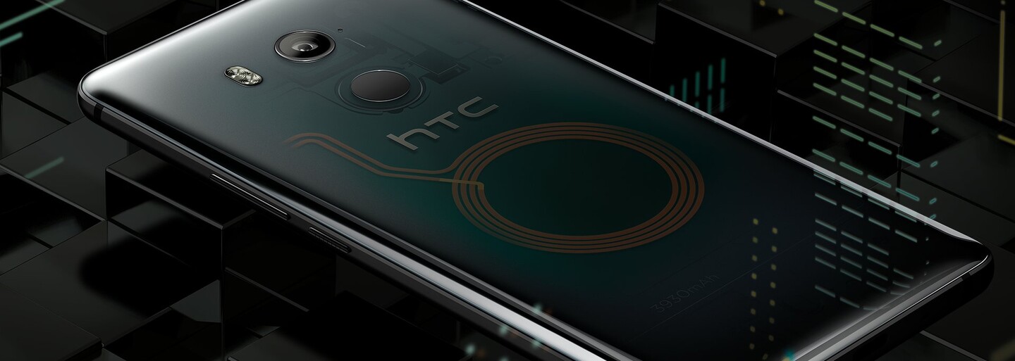 HTC vytiahlo ťažký kaliber. Priesvitné telo novej mašiny U11+ reaguje na stisk našich dlaní