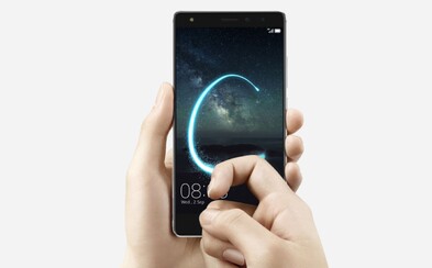 Huawei předběhl Apple a představil první smartphone, který dokáže rozlišit sílu dotyku Huawei předběhl Apple a představil první smartphone, který dokáže rozlišit sílu dotyku