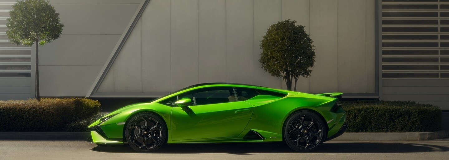Huracán žije dál. Lamborghini uvádí novou verzi s výkonem až 640 koní a zadním pohonem