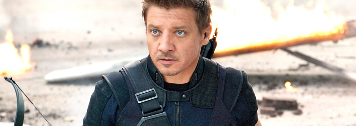Hvězda marvelovek Jeremy Renner se vážně zranil. Jeho stav je „kritický, ale stabilizovaný“