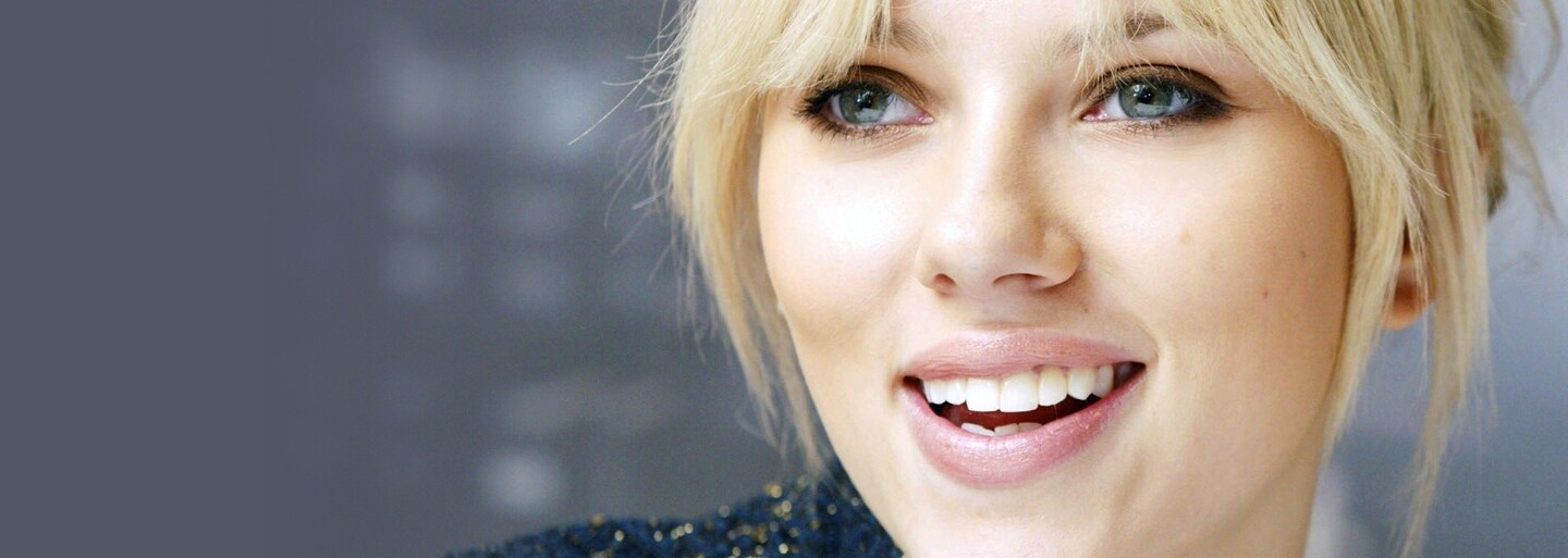 Hviezdna Scarlett Johansson dávno nie je „stratená v preklade“, hravo už vyhráva súboje s hollywoodskymi hercami