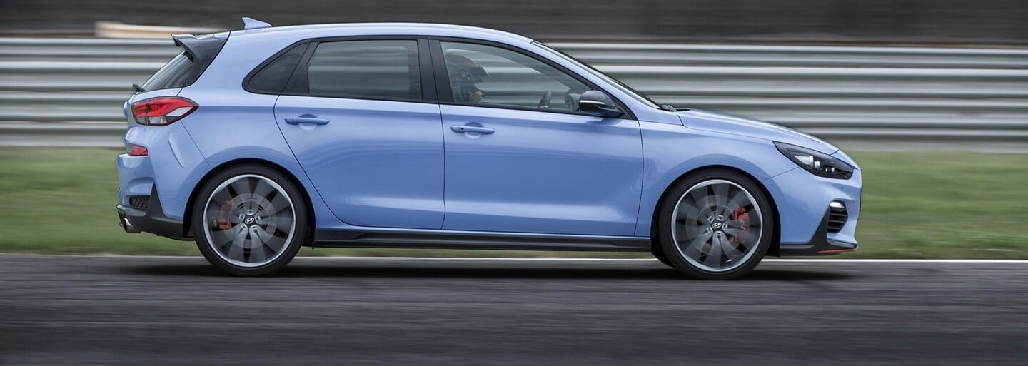 Hyundai postavil svůj první pekelný hot-hatch. Má dvoulitr, 275 koní a povedený design