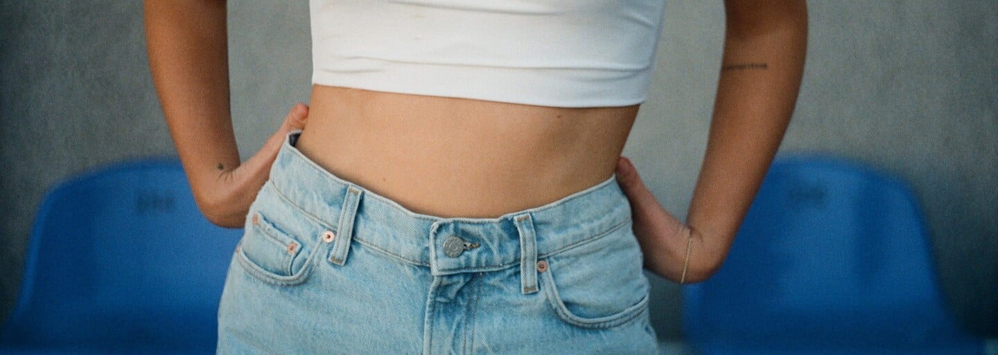 I sexy holky prdí, říhají, nadýmají se a trpí zácpou a průjmem. TikTok trend zvyšuje povědomí o zažívacích problémech