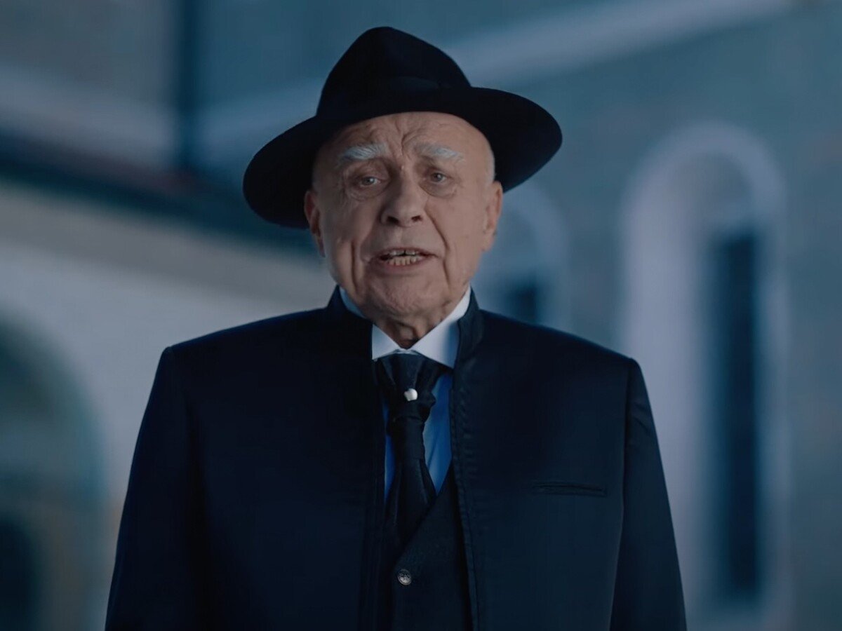 V klipu vystupuje i samotný zpěvák legendární písničky Ivan Mládek, který i ke konci videa láká ke zhlédnutí druhé série populárního seriálu se slovy: „Nový školní rok a nová dobrodružství. Pokračování 2. řady Wednesday je tady!“