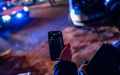 iPhone 14 detekoval v Praze nehodu, sám vytočil tísňovou linku