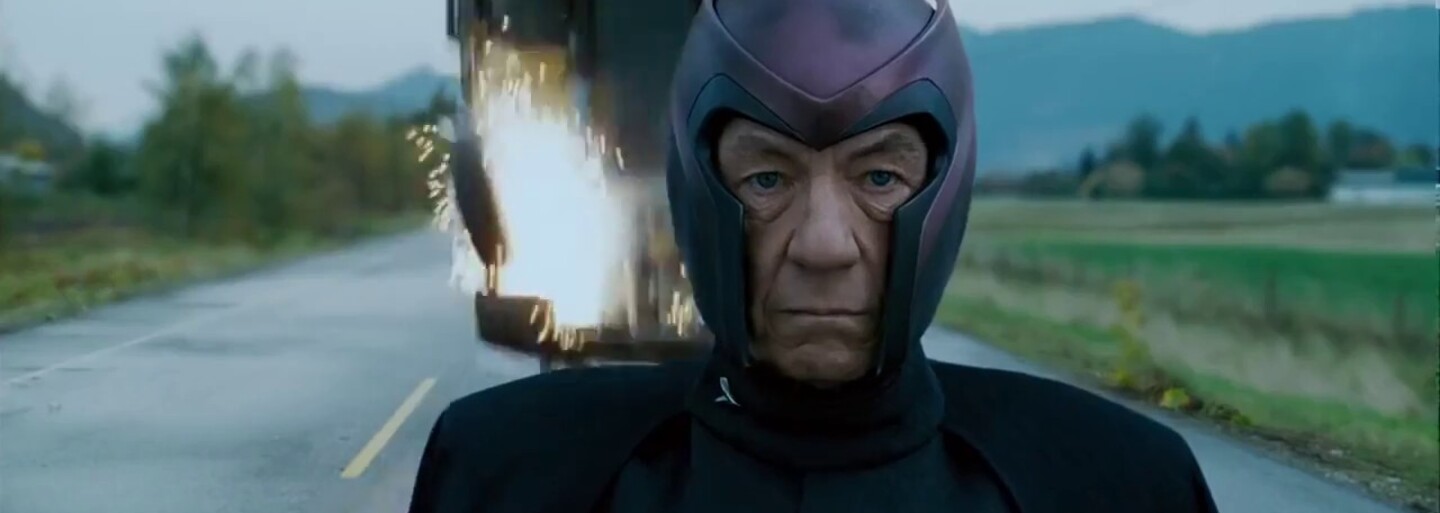 Ian Mckellen si cestou do divadla zranil nohu. Divákov namiesto predstavenia bavil príhodami a opäť sa prevtelil do Gandalfa