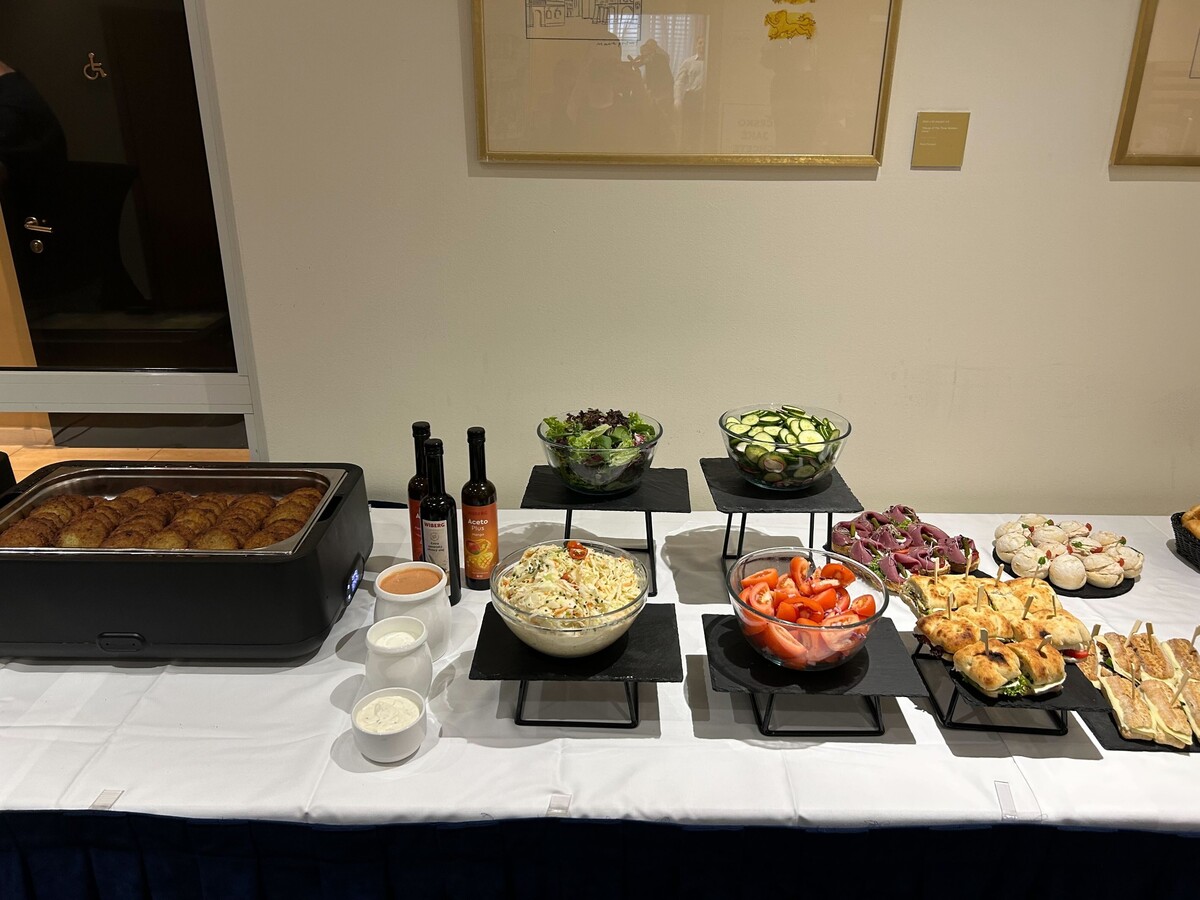 Catering ve štábu SPD.