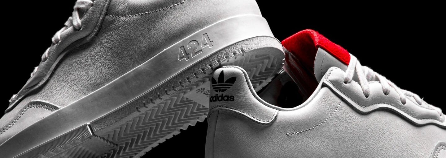 Ikonické siluety adidas či Air Jordan, ale aj retro chuťovky. 5 párov tenisiek, ktoré sa oplatí kúpiť