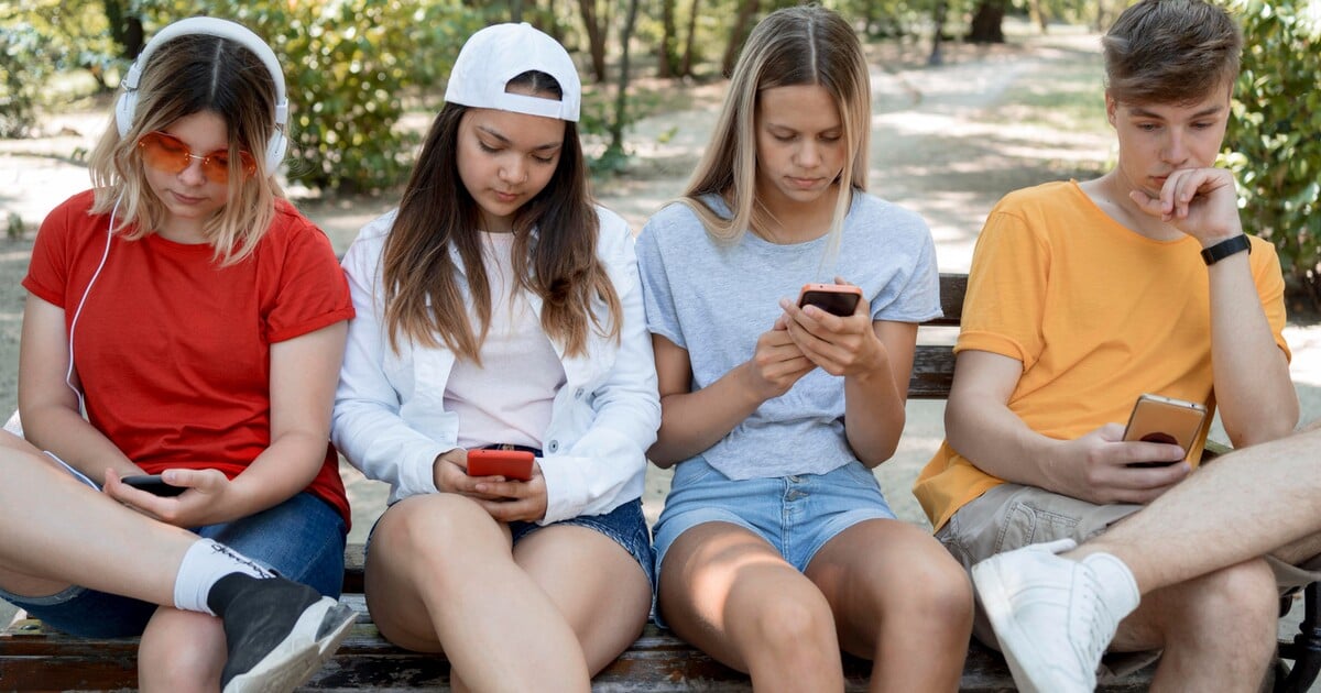 Španělsko, Itálie i Řecko. Jaké další státy omezují dětem přístup na sociální sítě?