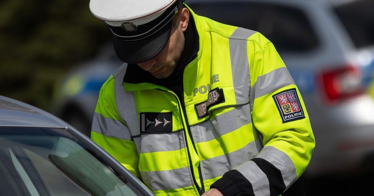 Velikonoční nadílka jinak. Zlínští policisté zastavili malého chlapec, který vezl tatínkovi basu piv