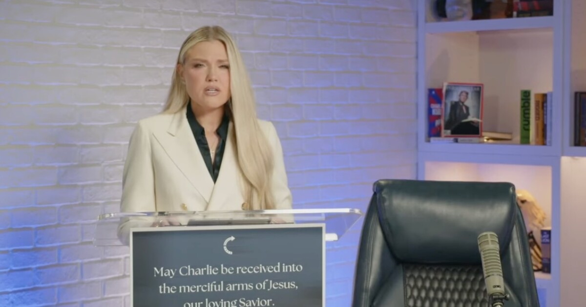 VIDEO: Vdova po zavražděném Kirkovi promluvila poprvé veřejně od jeho smrti. Během živého přenosu se rozplakala