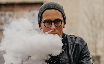 Instagram už nedovolí influencerům vydělávat z příspěvků, v nichž propagují e-cigarety, vaping či zbraně Instagram už nedovolí influencerům vydělávat z příspěvků, v nichž propagují e-cigarety, vaping či zbraně