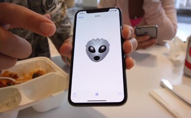 Internetem kolují videa, kde je iPhone X přímo v akci. Novinka z Kalifornie vypadá parádně Internetem kolují videa, kde je iPhone X přímo v akci. Novinka z Kalifornie vypadá parádně