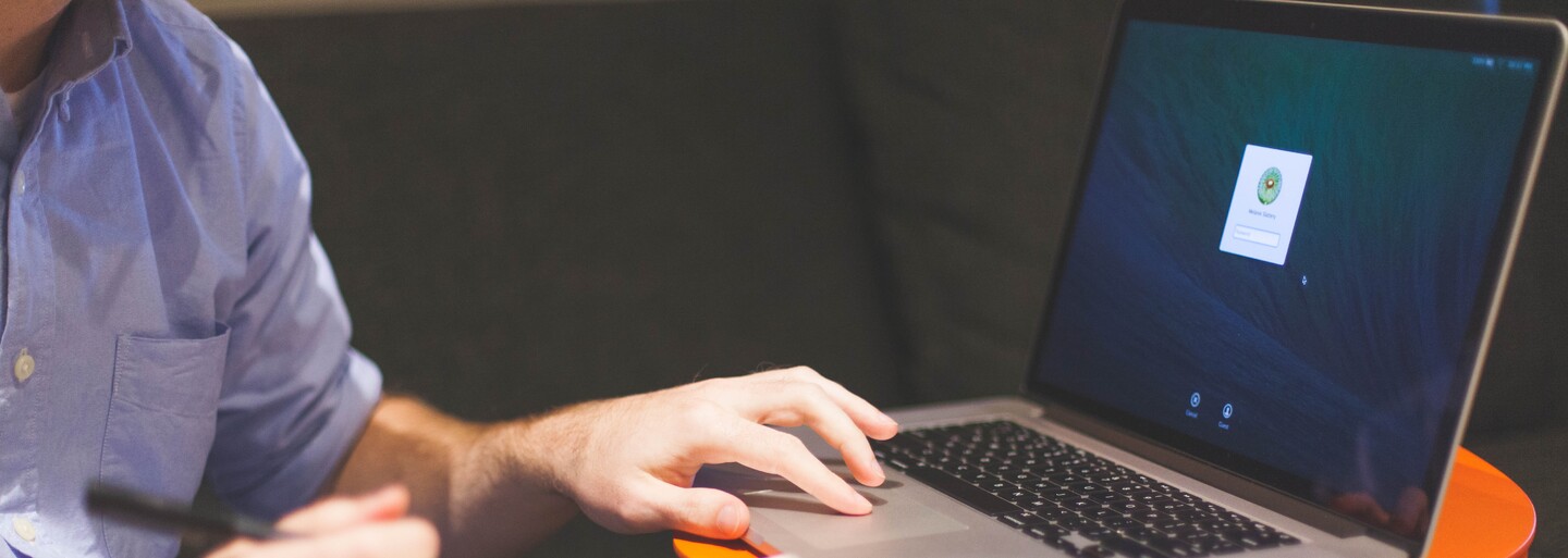 Internetoví trollové jsou vlastně tak trochu sadisti. Psychologové našli několik jejich společných rysů