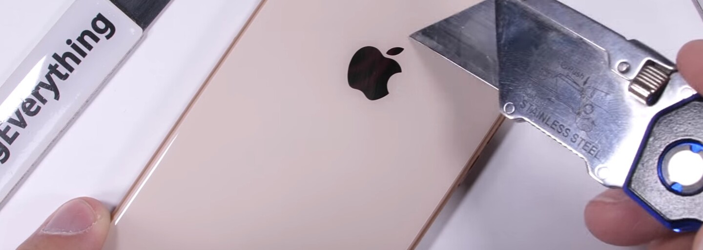 iPhone 8 podstúpil neľútostný test odolnosti. Koľko toho ešte čerstvá novinka od Applu vydrží?