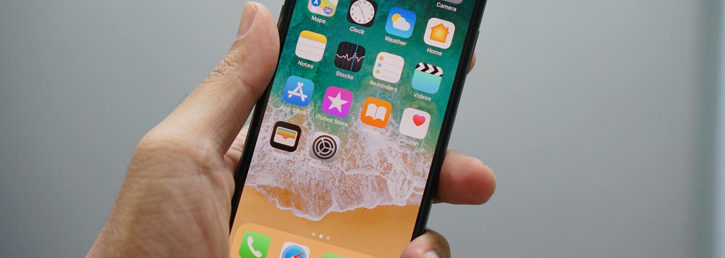 iPhone si cez Face ID odomkneš už aj s rúškom na tvári. Funkcia je zatiaľ dostupná v betaverzii
