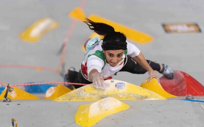 Íránská lezkyně, která v Soulu soutěžila bez hidžábu, musí být údajně v domácím vězení
