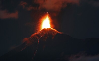 Islandskou sopkou otriaslo cez 700 zemetrasení. V prípade erupcie by Európu mohla čakať pohroma, upozorňujú vedci Islandskou sopkou otriaslo cez 700 zemetrasení. V prípade erupcie by Európu mohla čakať pohroma, upozorňujú vedci