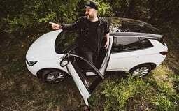 Ivan Tásler si v rannej relácii na JOJke nedal pozor na jazyk: Čo vám j***? Načo som sem chodil?