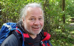 Šaman Ivo Musil: Šamani ovládajú veľa kúziel, vedia sa teleportovať, komunikovať na diaľku, či privolávať veľryby (Rozhovor)