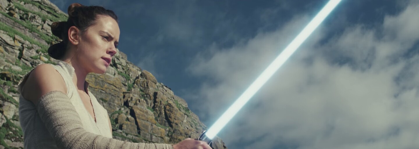 J. J. Abrams oznámil koniec natáčania Star Wars IX dojemnou fotkou s ústredným triom